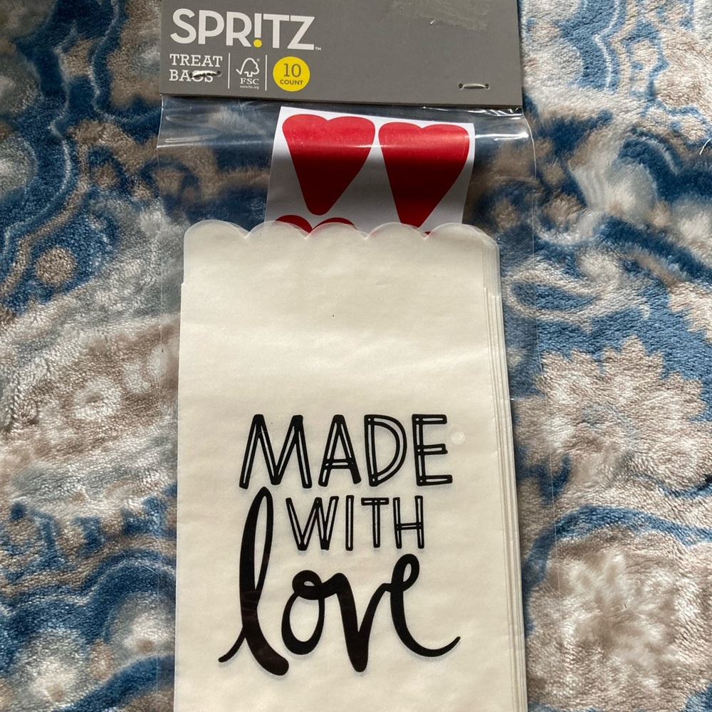 NWT “made with ❤️ “ favor bags